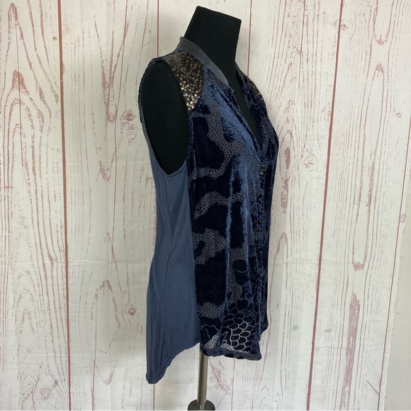 Anthropologie Tiny M Medium Sleeveless Top Tank Button Sequin Velvet Blue Flaw - Picture 3 of 10